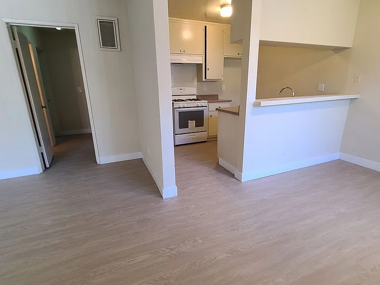 17087 Chatsworth Street — Photo 11