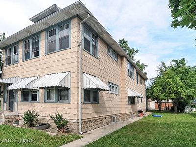 909 Commonwealth Ave, Waukegan, IL, 60085