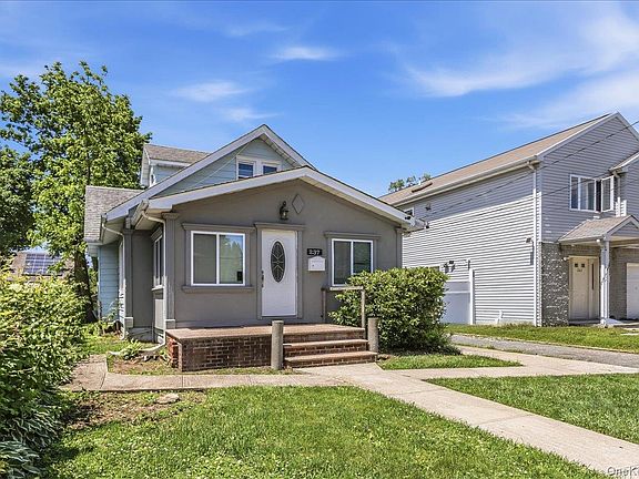 2nd image of 237 Rhodes Avenue