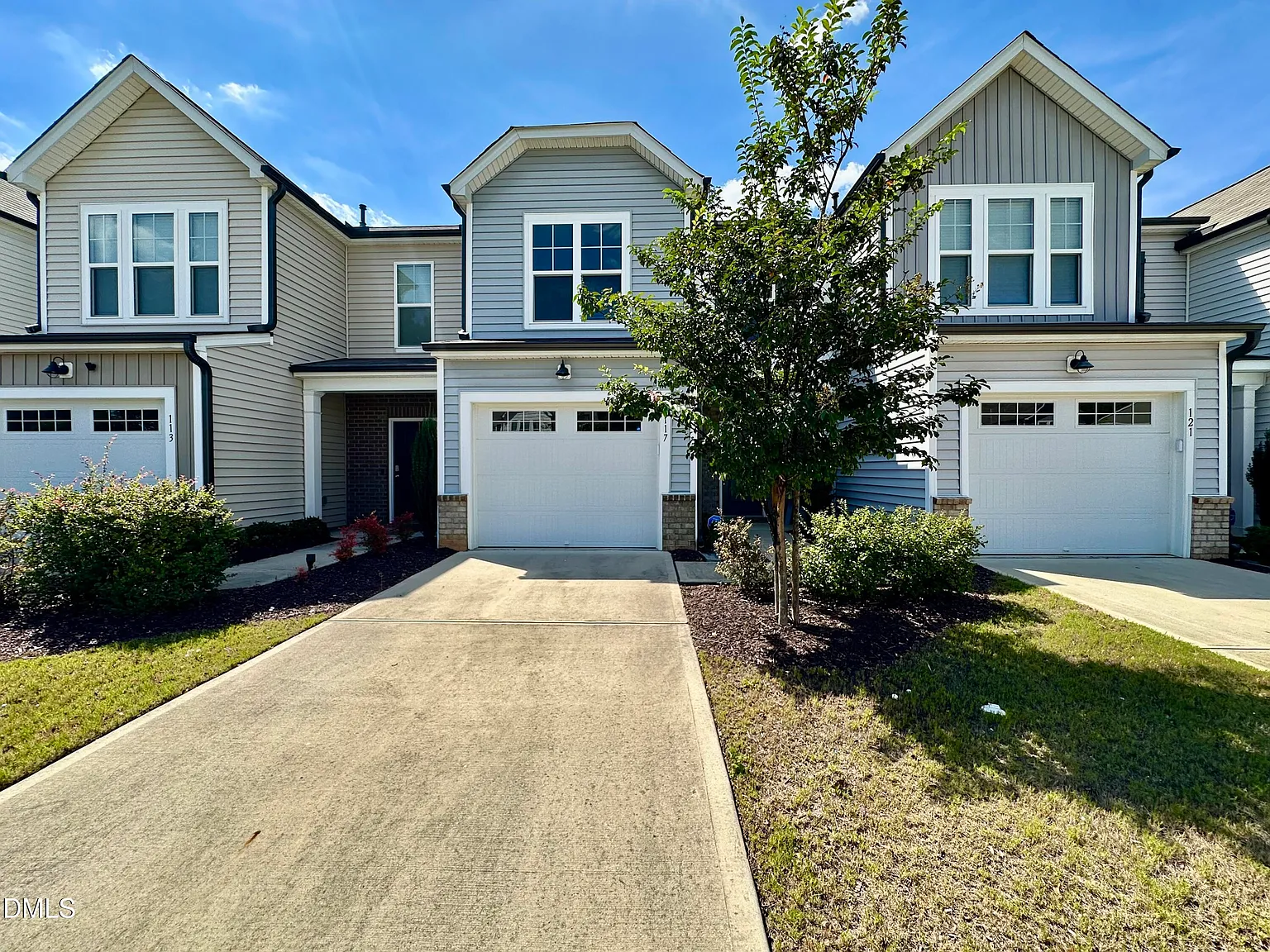 3 bed, 2.5 bath, 1457 sqft, $1,800 — Photo 1