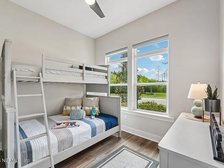 10223 Silverbrook Trl — Photo 15
