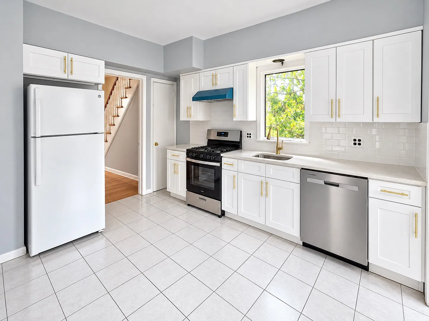 4 bed, 1900 sqft, $5,500 — Photo 3