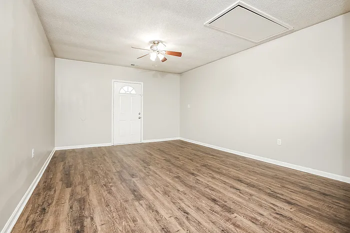 209 Bluebell Ave — Photo 8