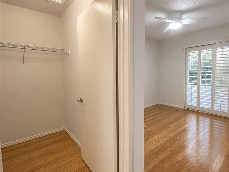 1441 Brett Pl — Photo 7