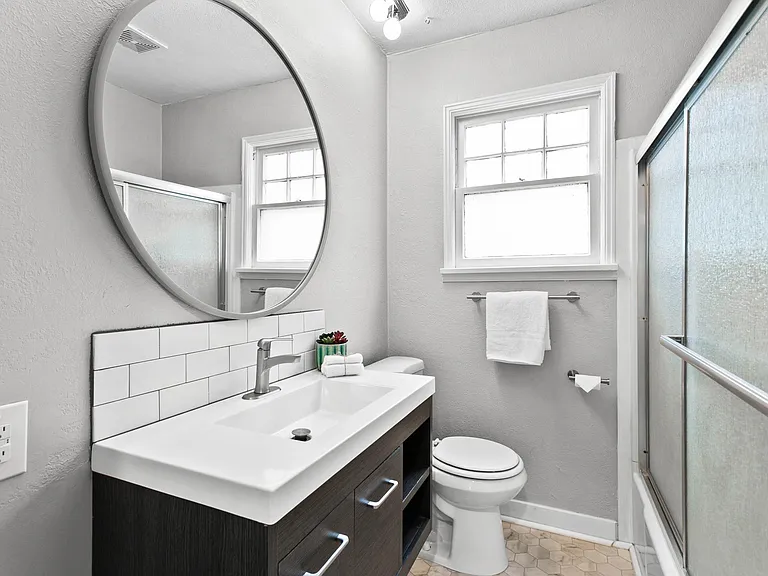 307 E 29th Ave — Photo 20