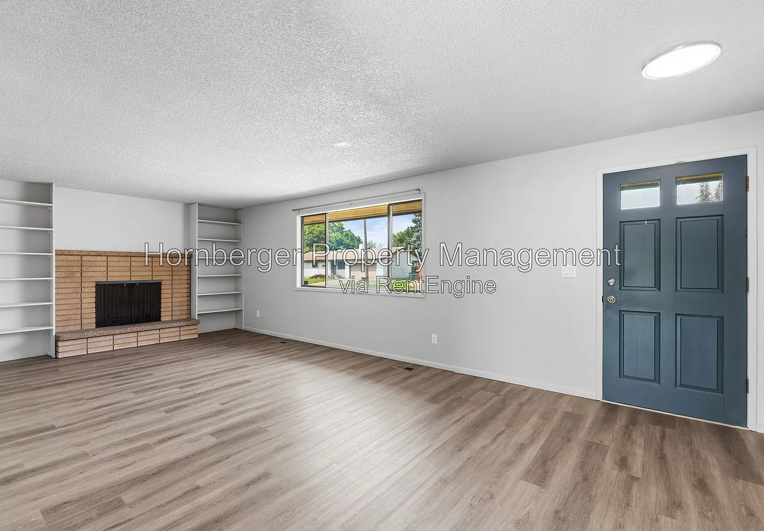 3 bed, 1.5 bath, 1824 sqft, $2,000 — Photo 2