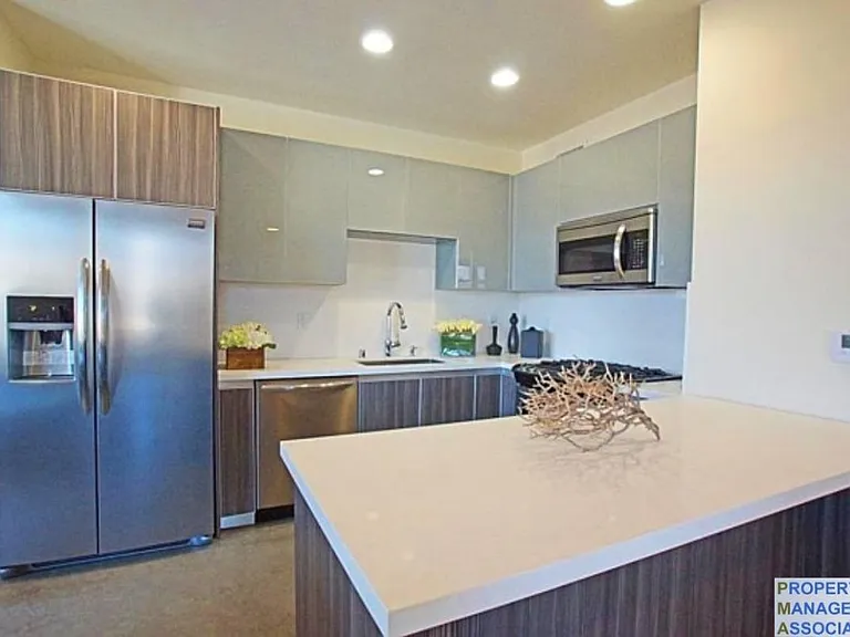 J. Grant Apartments — Photo 36