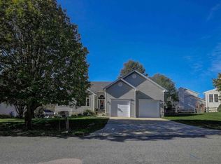 8222 Bayview Hills Dr, Chesapeake Beach, MD 20732