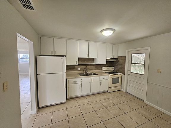 4th image of 2031 Hugo Rd