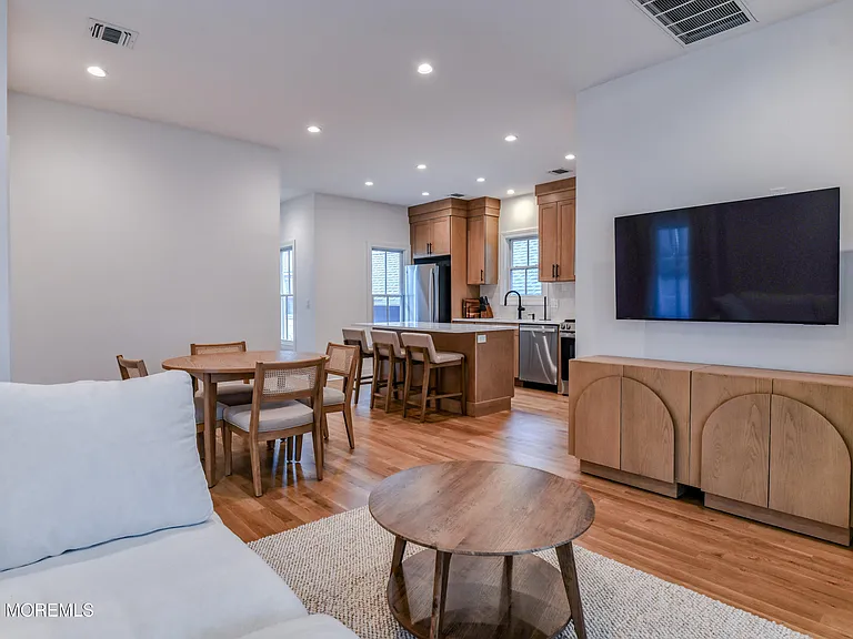22 Atlantic Ave — Photo 7