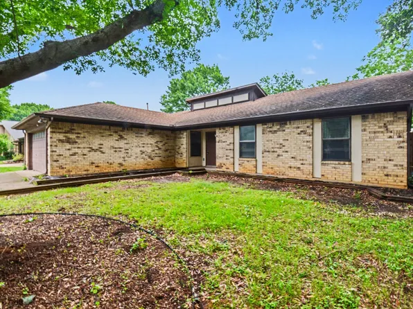 1562 Tiffany Forest Ln, Grapevine, TX 76051