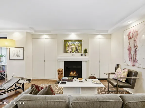 15 Lafayette Ct APT 4D, Greenwich, CT 06830