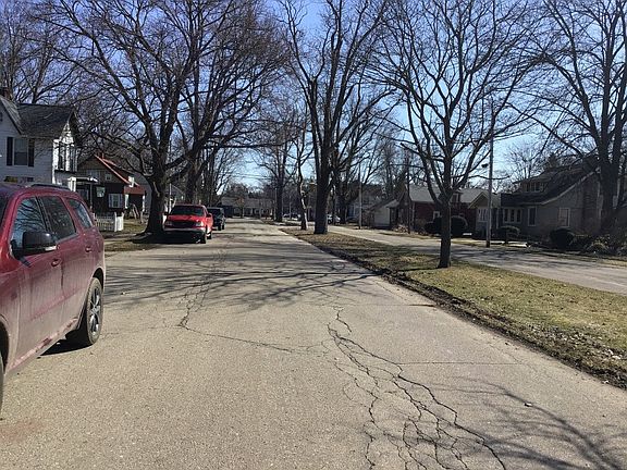 4th image of 210 Centennial Ave