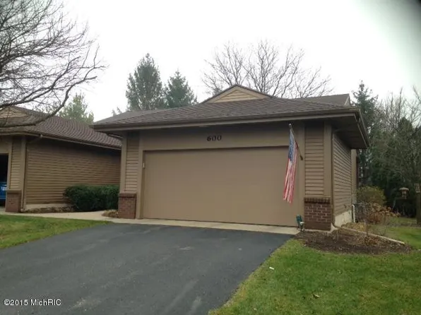 600 Bradford Pl NE #62, Grand Rapids, MI 49525