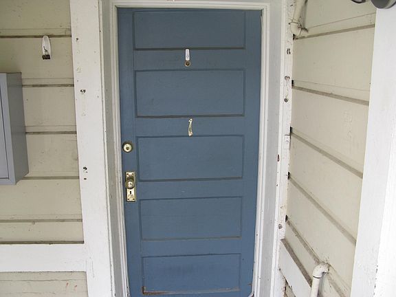 2nd image of 2307 H St APT 1
