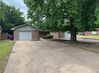 2810 W Waller Dr, Enid, OK 73703