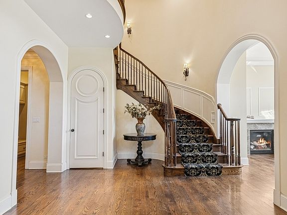 2nd image of 120 Maya Ct