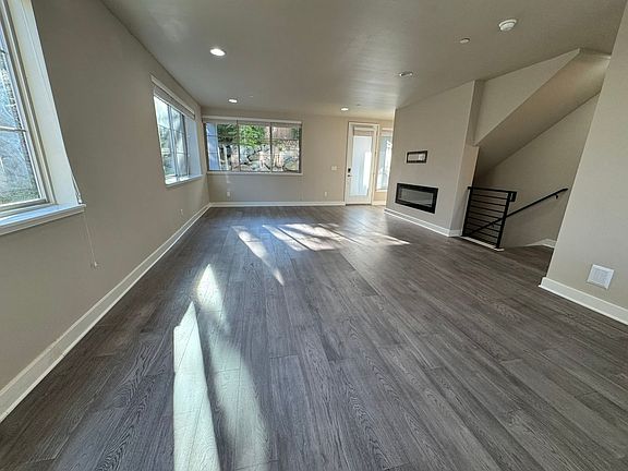 5th image of 11403 117th Ln NE #6