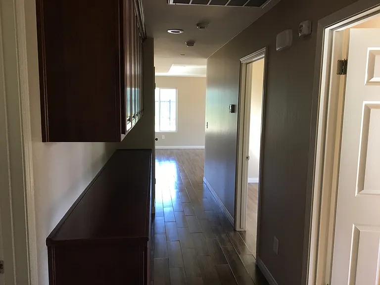 1005 S Baker St — Photo 19