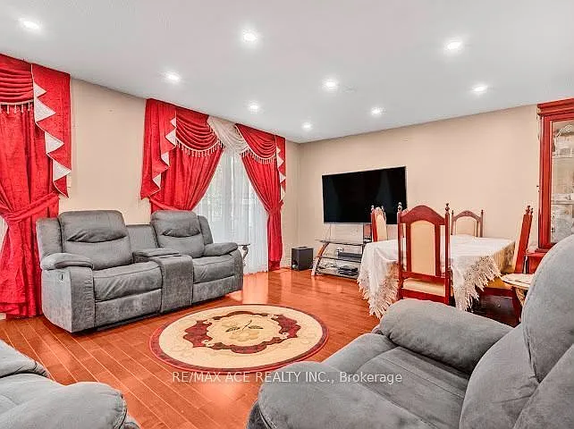 3 bed, $3,000 — Photo 4