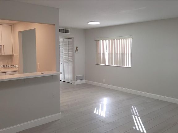 2nd image of 206 Brittany E #206