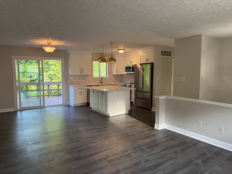 2136 Jeffey Dr — Photo 9