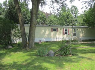28094 Wing Rd, Mendon, MI 49072