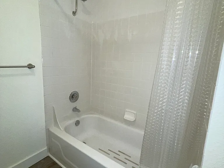 9738 SE 42nd Ave #2 — Photo 23