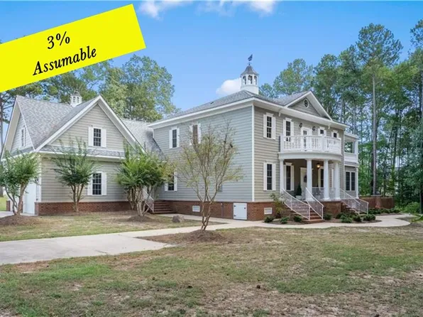 411 Lawnes Neck Dr, Smithfield, VA 23430