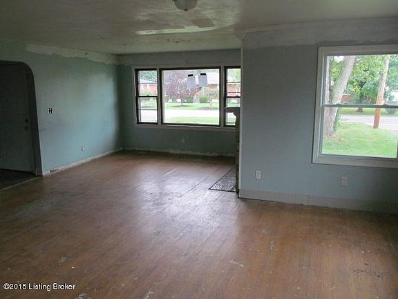5th image of 4813 Oak Park Dr