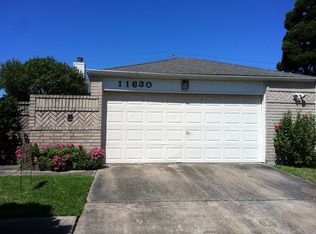 11630 Coachfield Ln, Houston, TX 77035