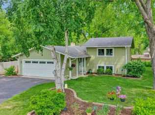 12220 Villaburne Dr, Burnsville, MN 55337