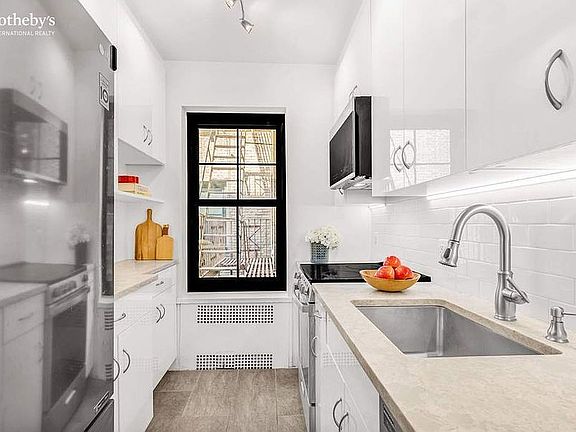 5th image of 230 Park Pl APT 3P