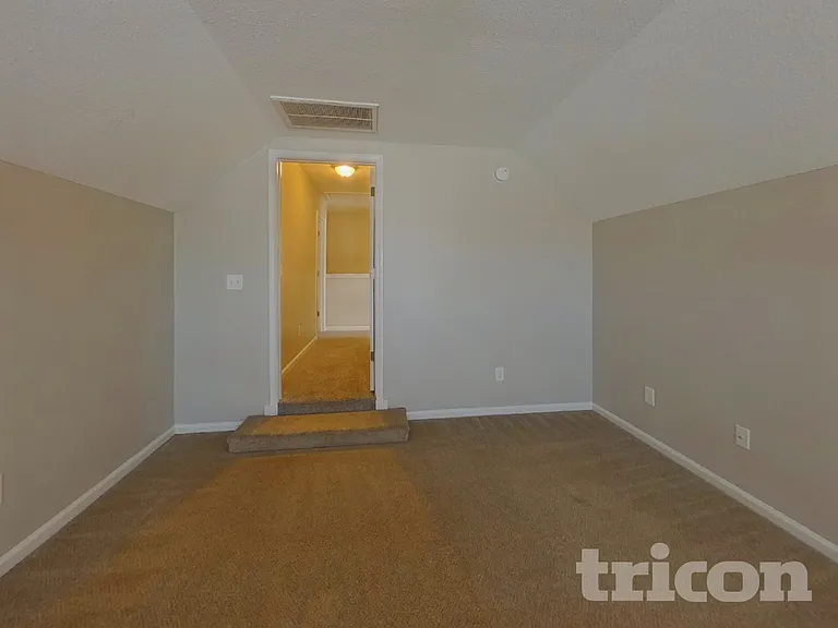 500 Gingerbread Ct S — Photo 14