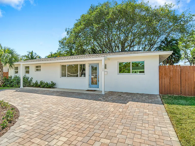 1188 W Camino — Photo 1