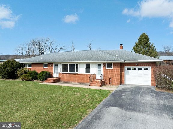 3rd image of 773 Snydertown Rd