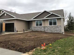 2314 Snapdragon Cir SW, Cedar Rapids, IA 52404