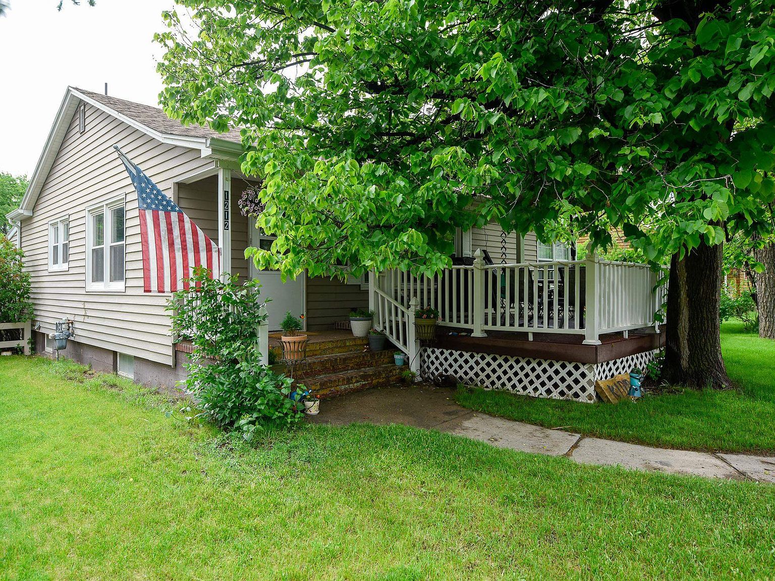 1212 11th Ave, Belle Fourche, SD 57717 Zillow