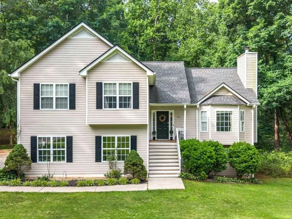 124 Laurel Creek Ct, Carrollton, GA 30117