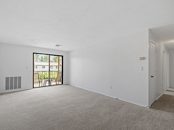 4th image of 15 Blackstone Dr #21