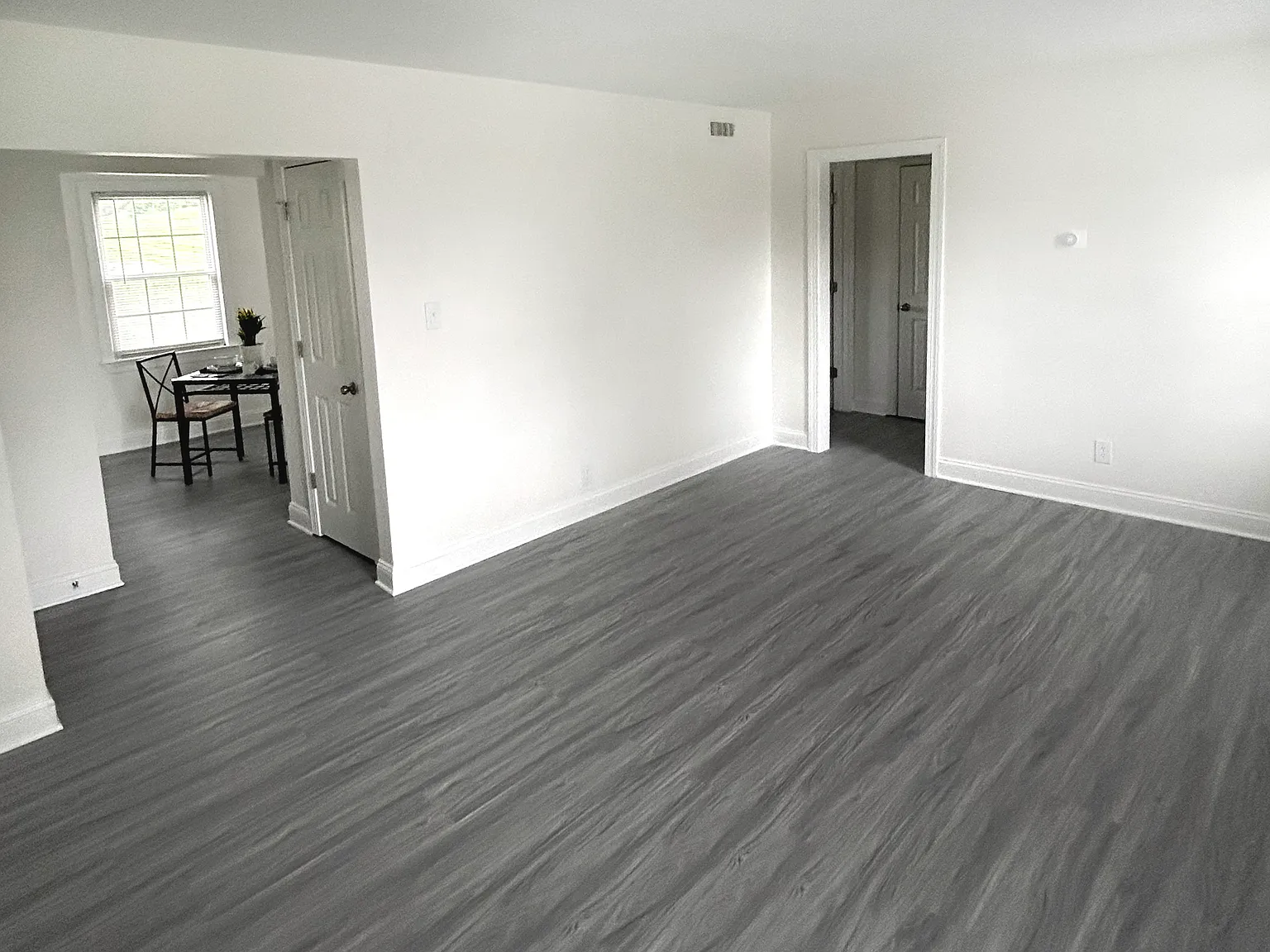 Westhills Square Apartments — Photo 4