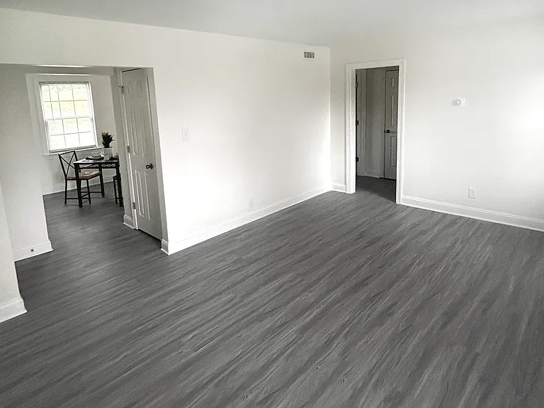 Westhills Square Apartments — Photo 4