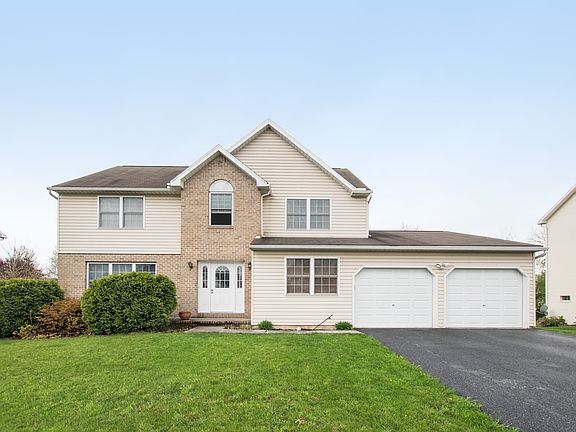 2nd image of 40 Willow Way Dr