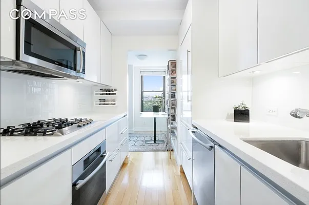 Rented by Compass | media 12