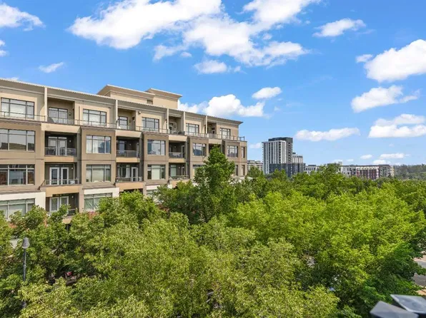 880 W Centre Ave NE #405, Calgary, AB T2E 9C3