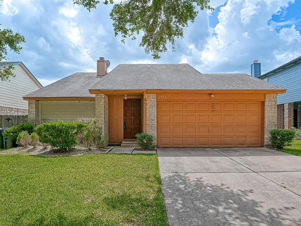 2102 Creekshire Dr
