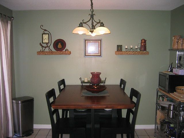 Eat in kitchen