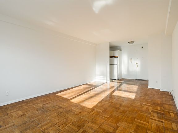 5th image of 1450 Palisade Ave APT 2D
