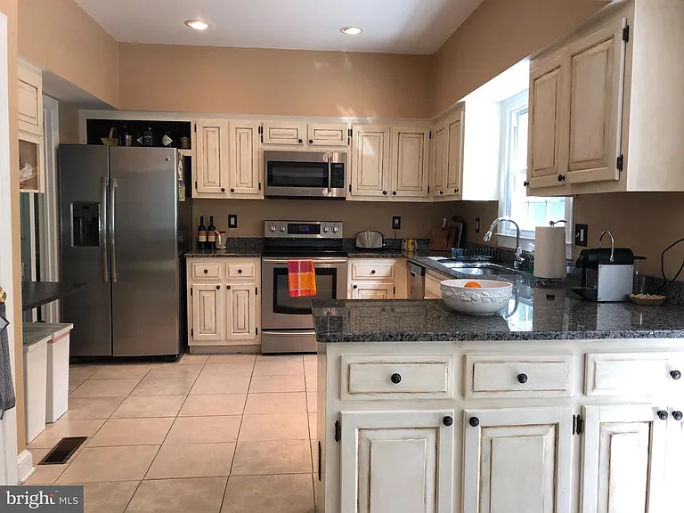 5512 Massachusetts Ave — Photo 11