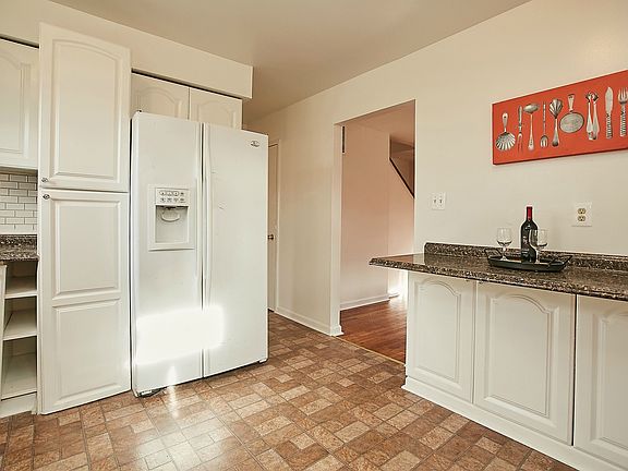 4th image of 43 S Early St #1
